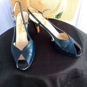 Vintage Salvatore Ferragamo slingbacks